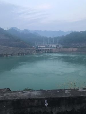gach-6-lo-xuan-hoa-duoc-su-dung-thi-cong-tai-thuy-dien-hoa-binh
