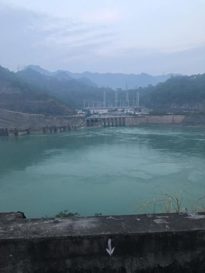 gach-6-lo-xuan-hoa-duoc-su-dung-thi-cong-tai-thuy-dien-hoa-binh